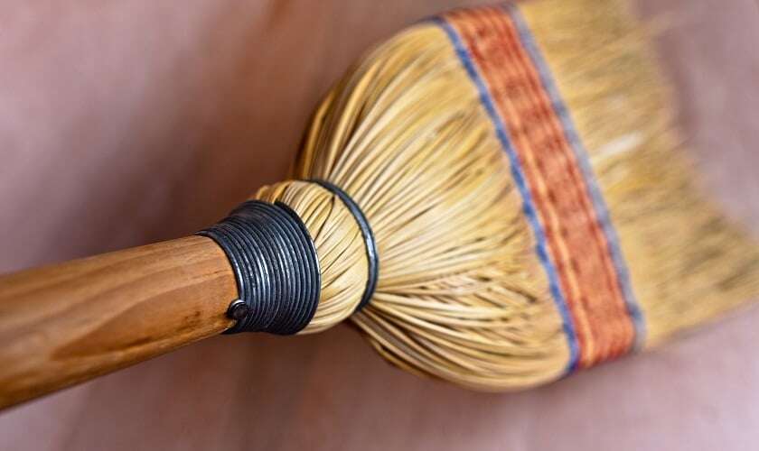 Image shows a broom.