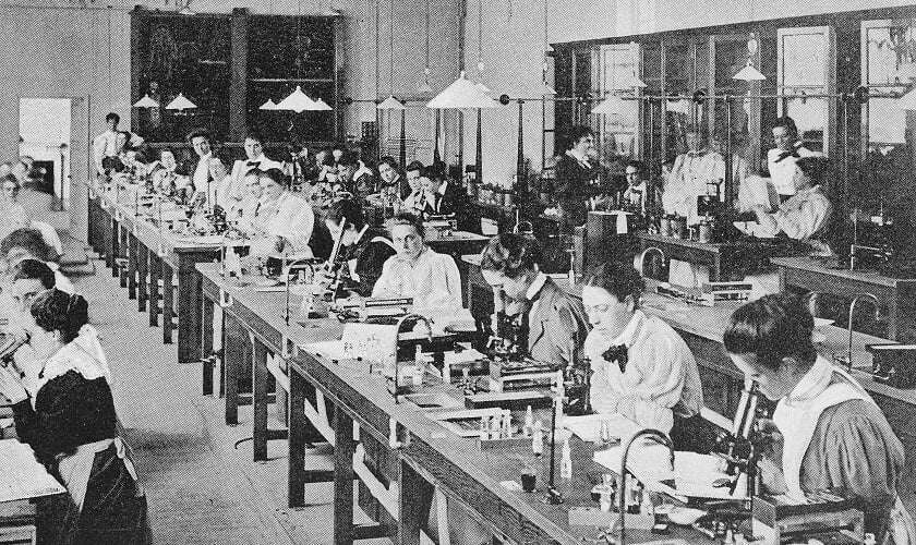 Image shows students in the laboratory at the London School of Medicine for Women in 1899.